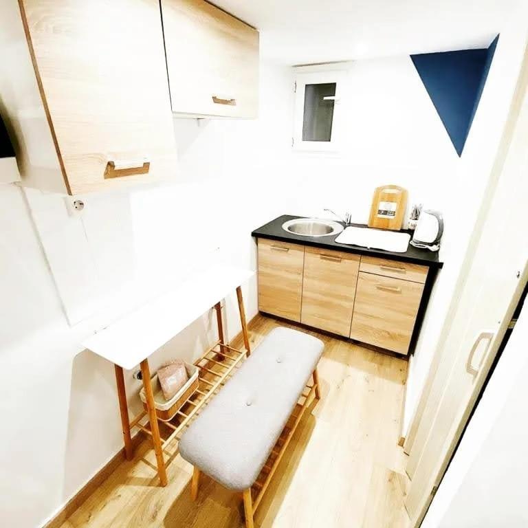 Velestinou Private Maisonette Apartment เอเธนส์ ภายนอก รูปภาพ