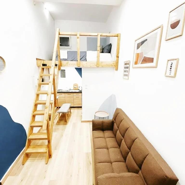 Velestinou Private Maisonette Apartment เอเธนส์ ภายนอก รูปภาพ