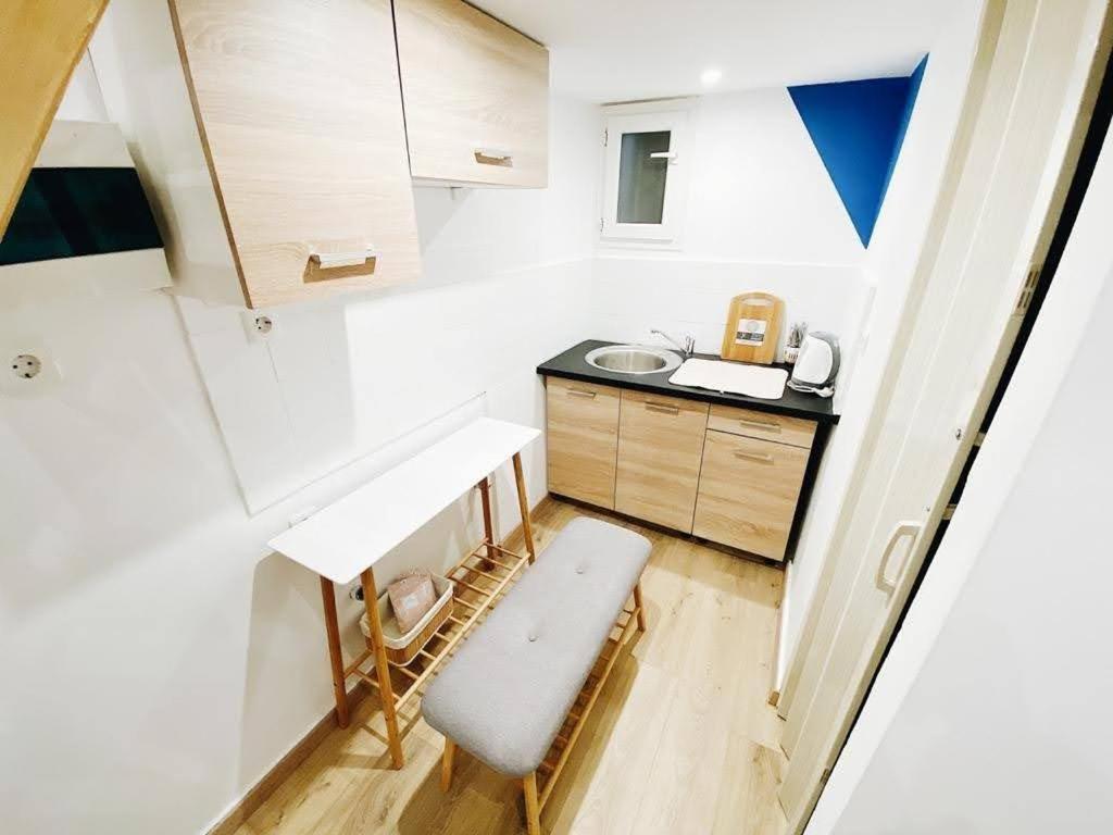 Velestinou Private Maisonette Apartment เอเธนส์ ภายนอก รูปภาพ